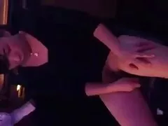 Novia pelirroja ardiente con un hermoso cuerpo delgado se folla a su novio