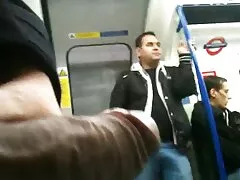 Milf mostrando su coño esperando polla