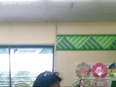 Resbaladizo cuando está mojado, coño follado por un negro