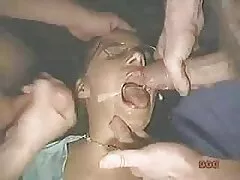 Novia morena se emociona por la corrida