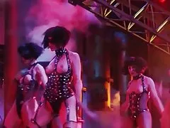 Milf traviesa grabando un mensaje para su marido diciéndole lo inútil que es su polla en comparación