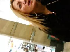 Leah disfruta del sexo duro por el culo y las tetas