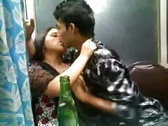 Película de sexo amateur rubia francesa viéndola masturbarse y luego follar