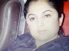 Bimbo tetona prueba el sexo anal por primera vez