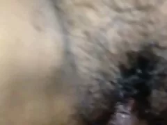 Puta amateur cachonda estilo perrito y cabalgando encima recibiendo corrida facial